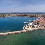 Stunning In With Swimming Pool * Umag